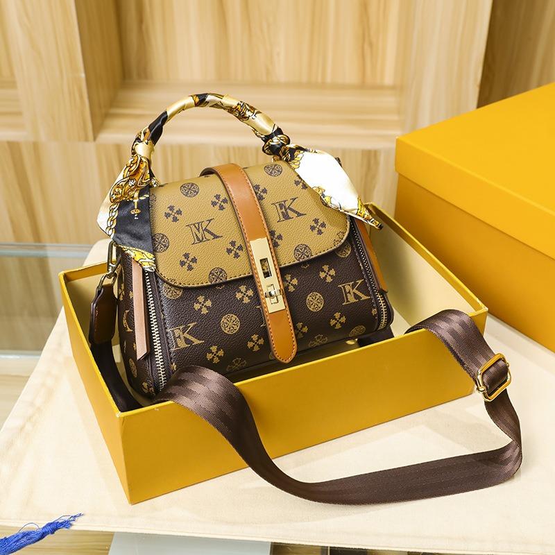 Bags Women's Autumn and Winter New Trendy High-end Large-capacity Handbags Commuter Shoulder Tote Bags Small Square Bags