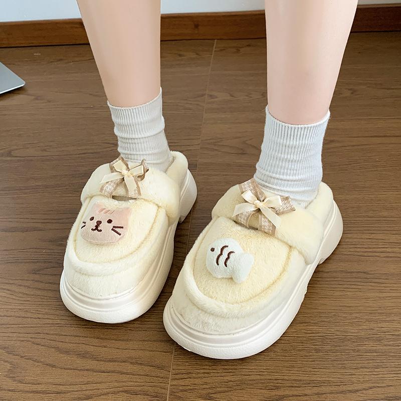 Fashion Cute Cartoon Plush Decoration Indoor Slippers Women 2025 Winter Sweet Bowknot Indoor Slippers Warm Short Plush Bedroom Slides