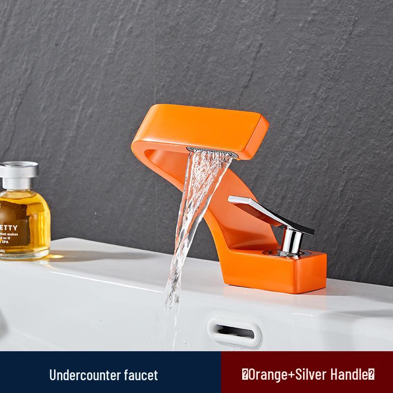 Rubinetto Ottone a Cascata Dorata – Lavabo Lusso a Foro Singolo