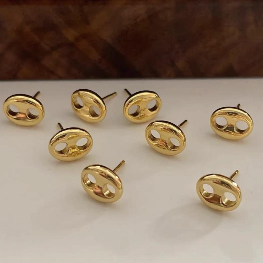 Elegant Metal Pig Nose Stud Earrings: 2024 Hot Autumn/Winter Style for Women