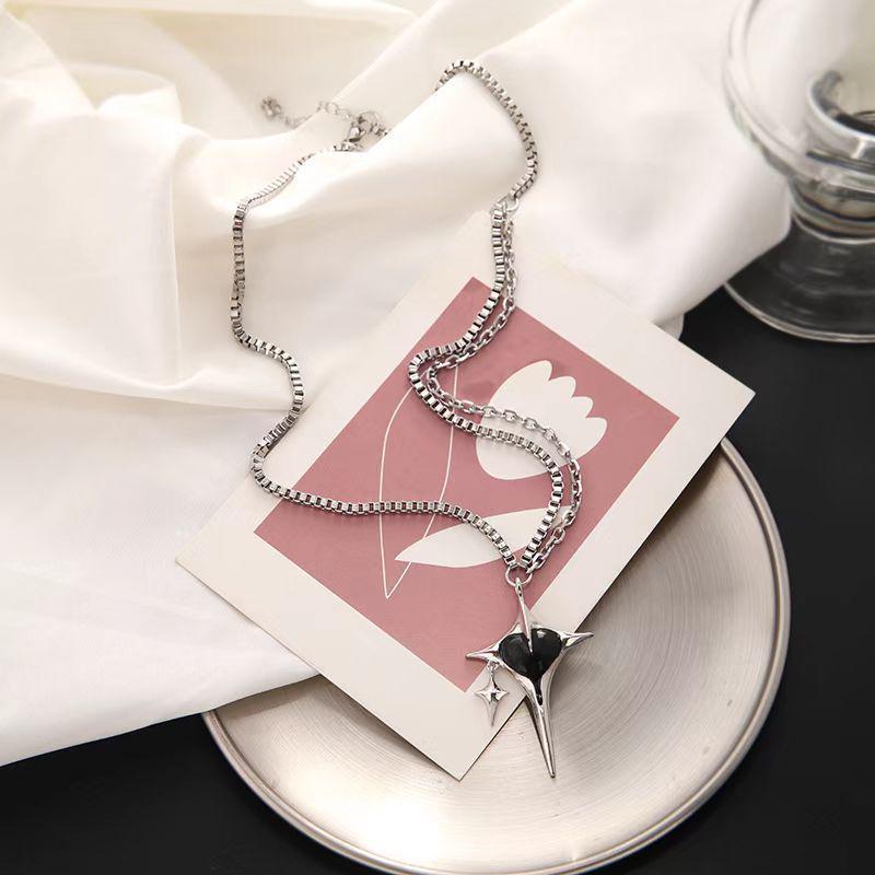 Gotycki Zestaw Kolczyków i Naszyjnika z Krzyżem i Sercem: Biżuteria Punkowa dla Kobiet