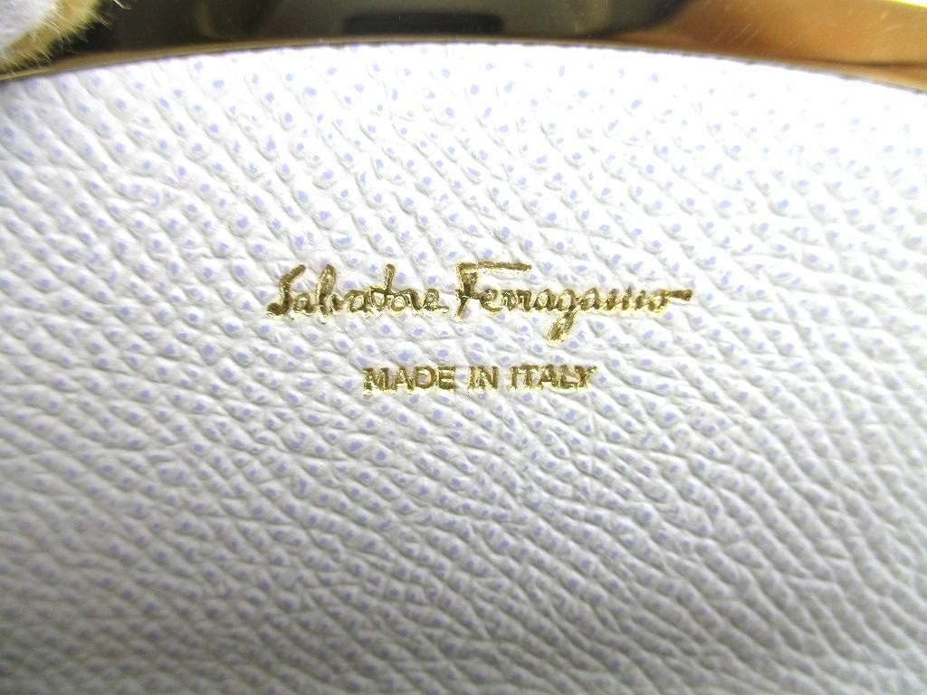 Authentic Salvatore Ferragamo Gancini Light Gray Leather Gold H/W 6Pics Key Chain #a980  Refurbished