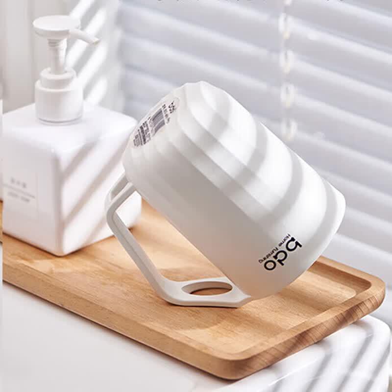 BDO Wave Pattern Toothbrush & Mouthwash Cup