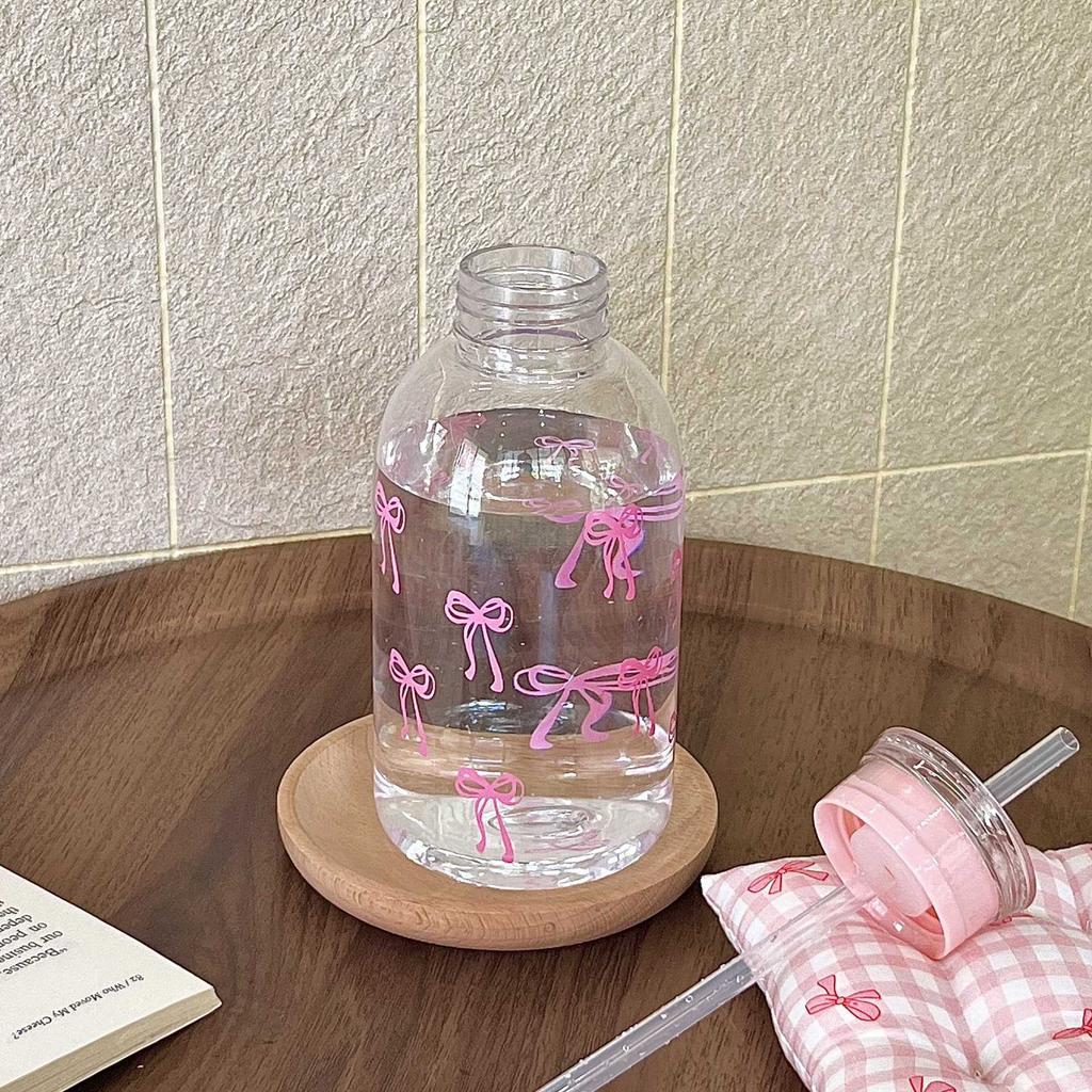 600ML Roztomilá láhev na vodu z plastu s mašlí Neprosakující hrnek na džus Přenosný hrnek na mléko a kávu Venkovní hrnek na pití vody Kuchyňské hrnky na vodu