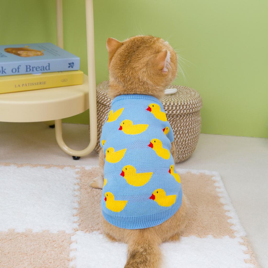 New Autumn and Winter Pet Clothes Cartoon Duck Pattern Cat Sweater Knitted Sweater Pullover Pet Sweater
