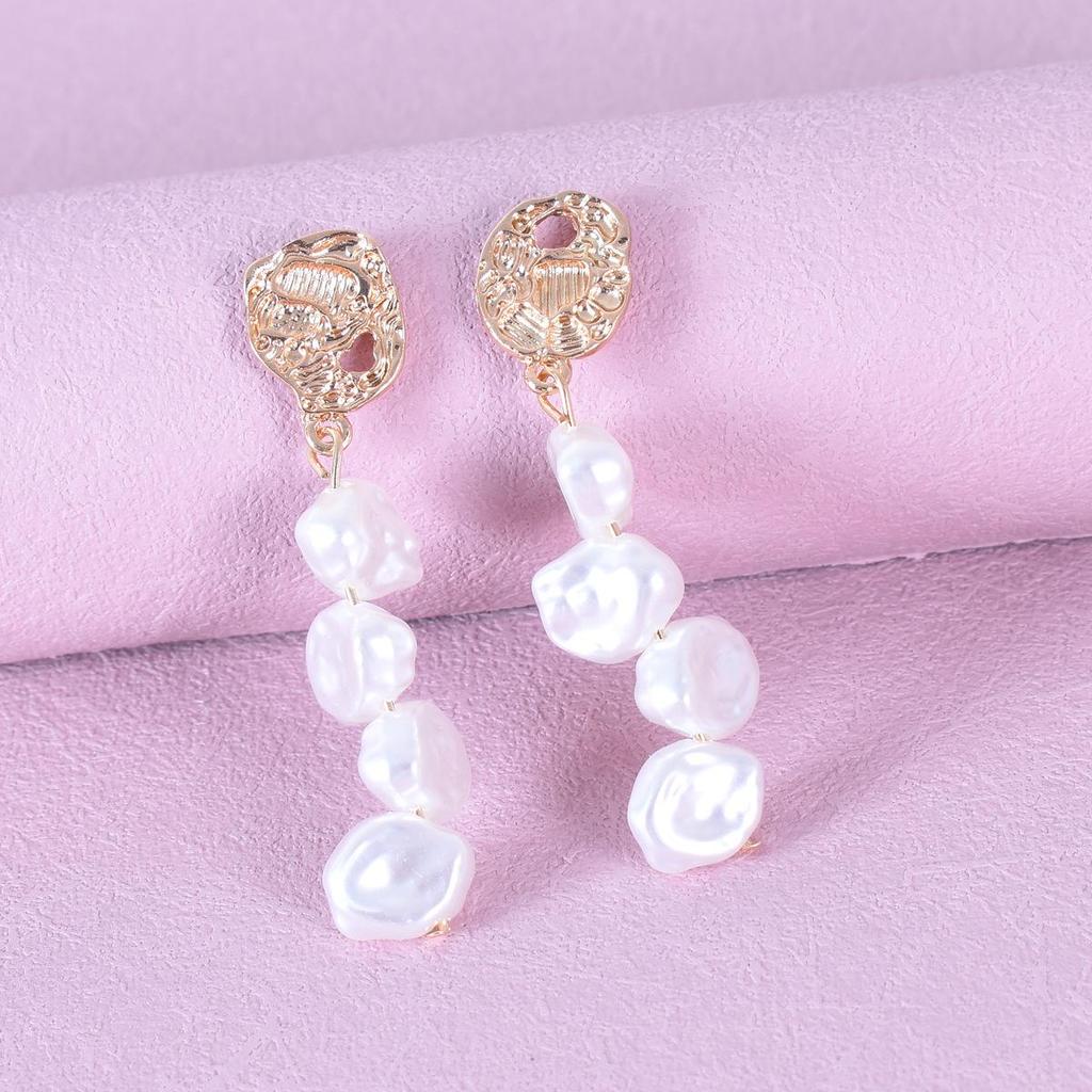 Qifu Baroque Pearl Pleated Earrings: Luxurious Stud and Dangle Design