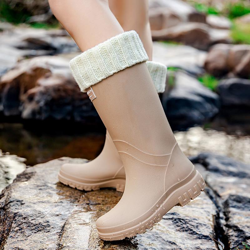 New medium and high tube rain shoes women's fashion integrated velvet cotton rain boots adult non-slip waterproof women's water shoes