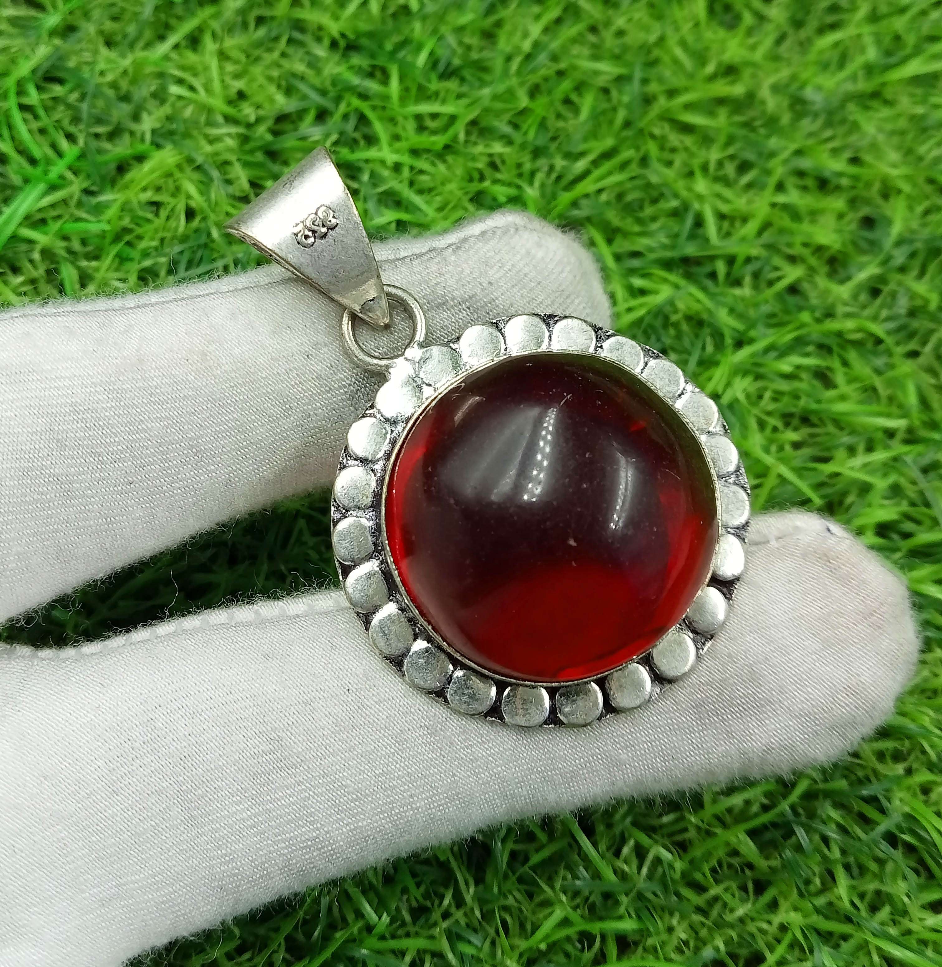 

Кулон с гранатовым камнем 925 пробы с серебряным покрытием DEP-77