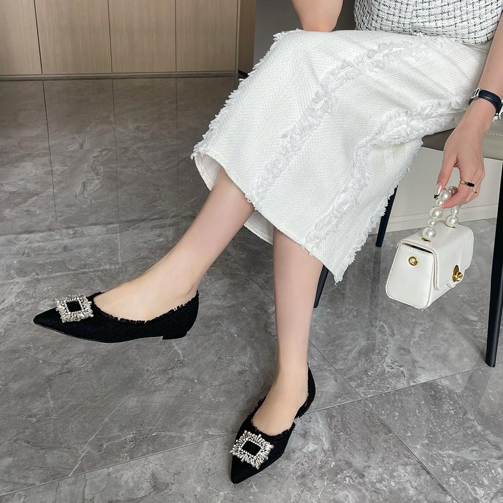 Mode Spetsig Tå 2024 Nyheter Dam Loafers Klänningsskor Casual Tofflor Mules Skor Svart/Vit Strassspänne Balettloafers