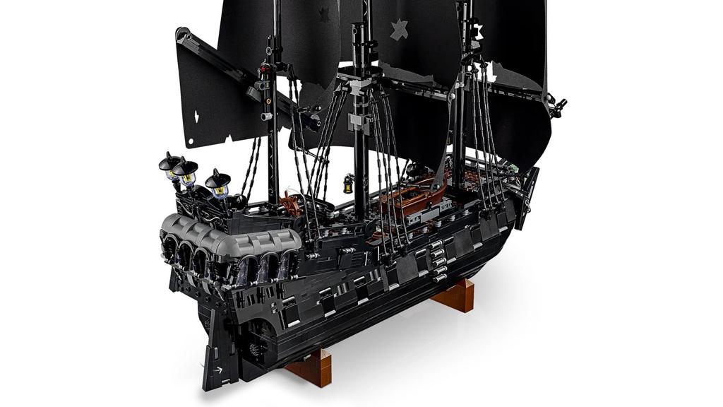 LEGO Icons 10365 - Captain Jack Sparrow's Pirate Ship