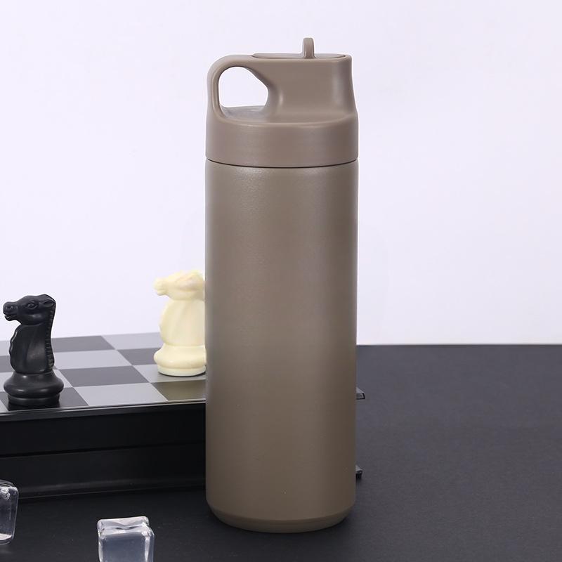 

Спортивный чайник, уличный горшок для альпинизма, большая вместительная чашка для фитнеса, термос из нержавеющей стали с пластиковым напылением, дорожная бутылка для воды 550ML коричневый