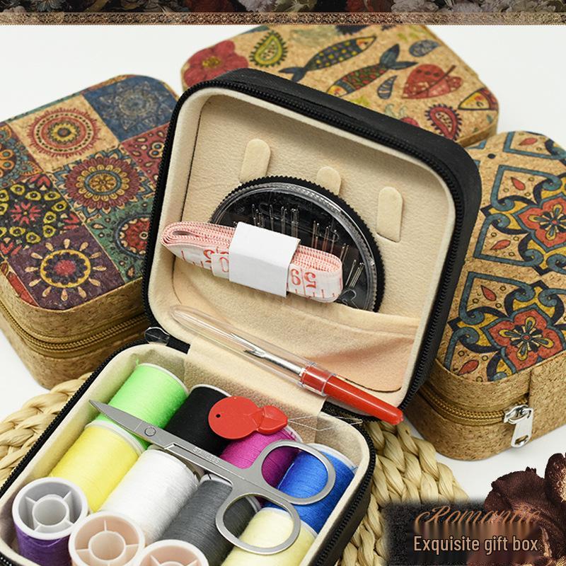 

High-end Retro Sewing Box: Portable Multifunctional Kit for Mending and Hand Sewing in Dorms Black Needle Box [1 Box]