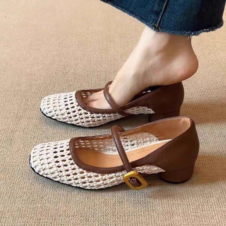 

French color matching retro square head woven hollow Mary Jane shoes women s light mouth square head thick heel word with light mouth single shoes 40 бежевый