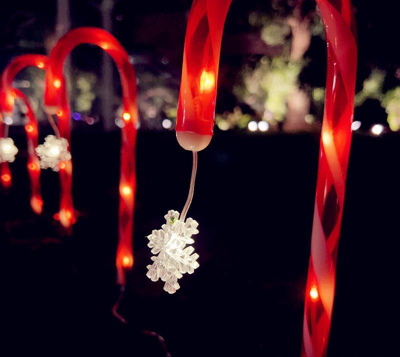 Waterproof Solar Candy Cane Pathway Lights – Festive Outdoor Decoration with Stars and Snowflakes