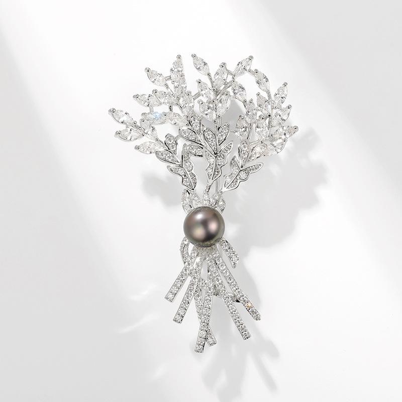 Bo Xin Yun Elegant Zircon Wheat Ear Brooch with Natural Pearl