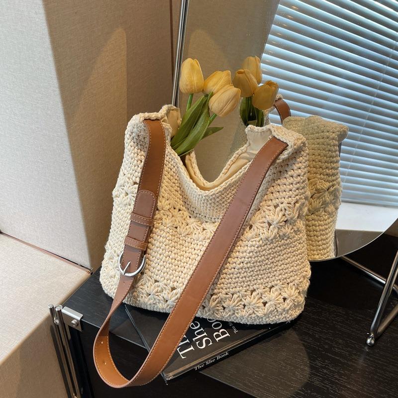 Women's 2026 New Korean Knit Woven Large Capacity Bag Minimalist Vacation Beach Casual Single Shoulder Tote
