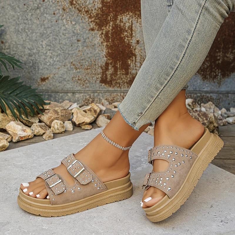 Fashion Double Buckles Rivet Decor Slippers Women Summer Lightweight Platform Sandals for Lady Slip On Ware-Resistant Flat Sandals Mujer
