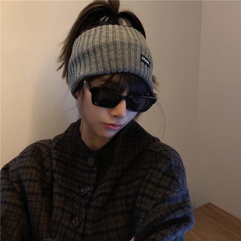 Women's Knitted Wool Headband: Wide Rims, Versatile, Trendy, and Ideal for Daily Wear