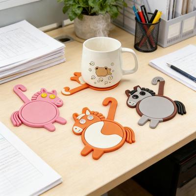 4 Pezzi 2026 Sottobicchiere Culo di Cavallo Resistente al Calore Anno del Cavallo Sottobicchiere in Legno Piano Cucina Porta Tazza da Caffè Tè Decorazione Tavolo da Pranzo