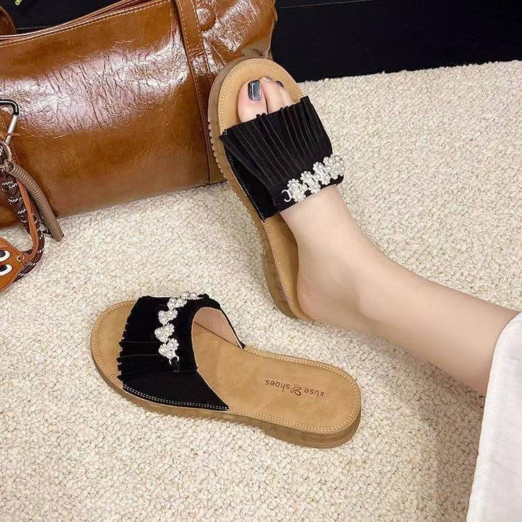 High-value Lightweight Flat-bottomed One-word Slippers 2025 New Korean Version of Foreign Style Versatile with Skirt Cool Slippers Women's Summer