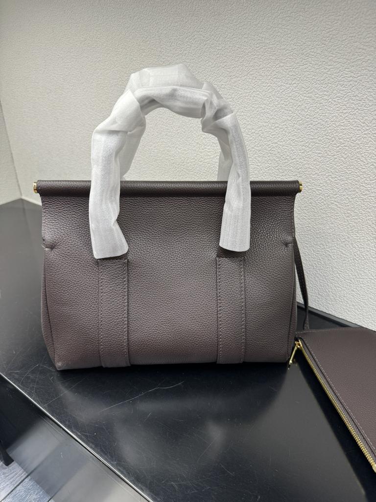 Large-capacity Workplace Commuting Handbag, Cowhide Women's Bag, Versatile for Travel, Single-shoulder Crossbody Bag