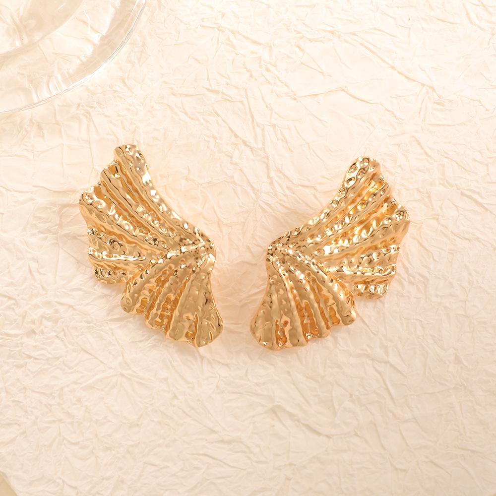 European and American Ins Style Geometric Retro Earrings, High-end Niche Stud Earrings, Exaggerated Asymmetrical Women's Earrings