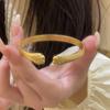 Retro Gold Cat Paw Bracelet: Light Luxury Niche Design for Women