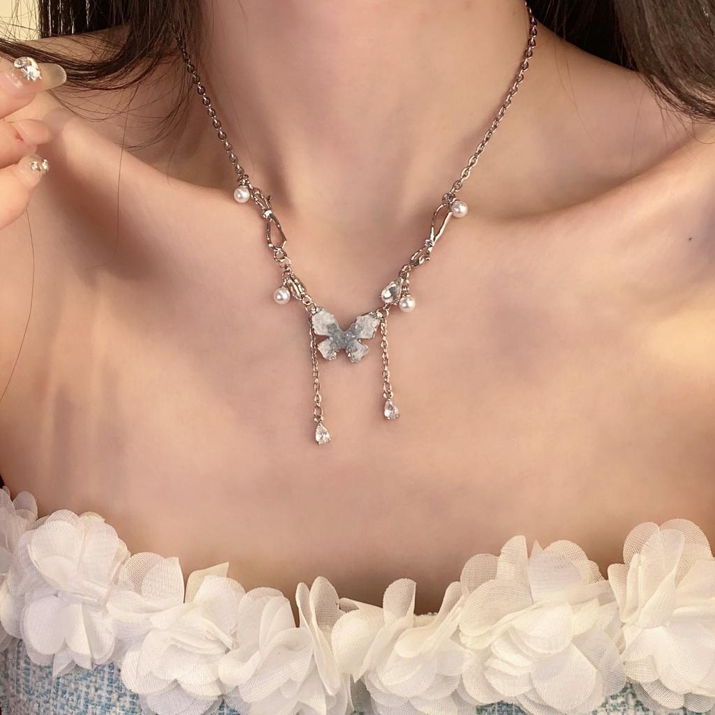 Light Luxury Butterfly Fringed Necklace Female Niche Super Fairy Temperament Simple Collarbone Chain Trendy Versatile High-end Neck Chain