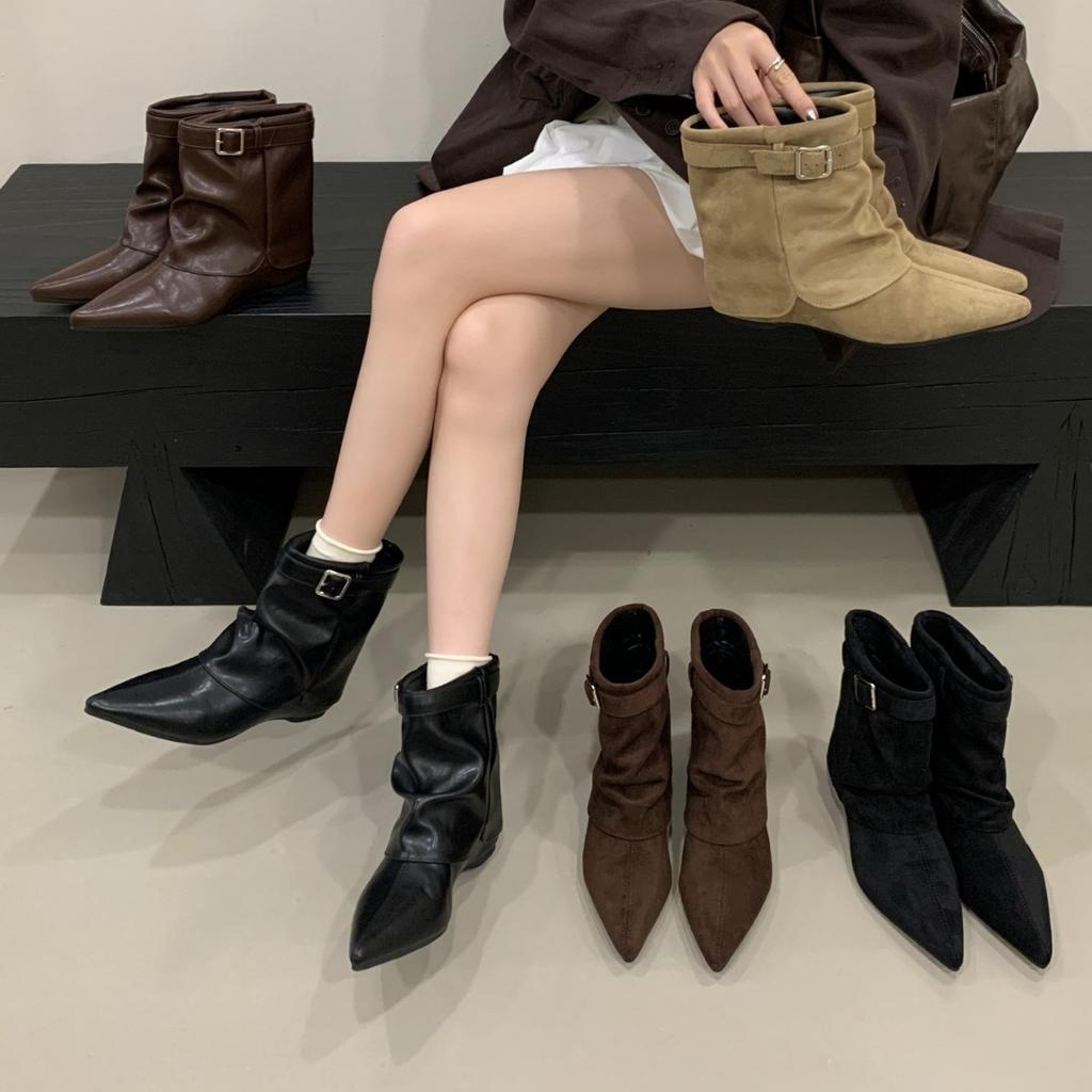 European Station Pointed Short Boots Women's 2025 Autumn Sleeve Belt Buckle Niche Western Boots Show Legs Long Low Heel Fashion Boots