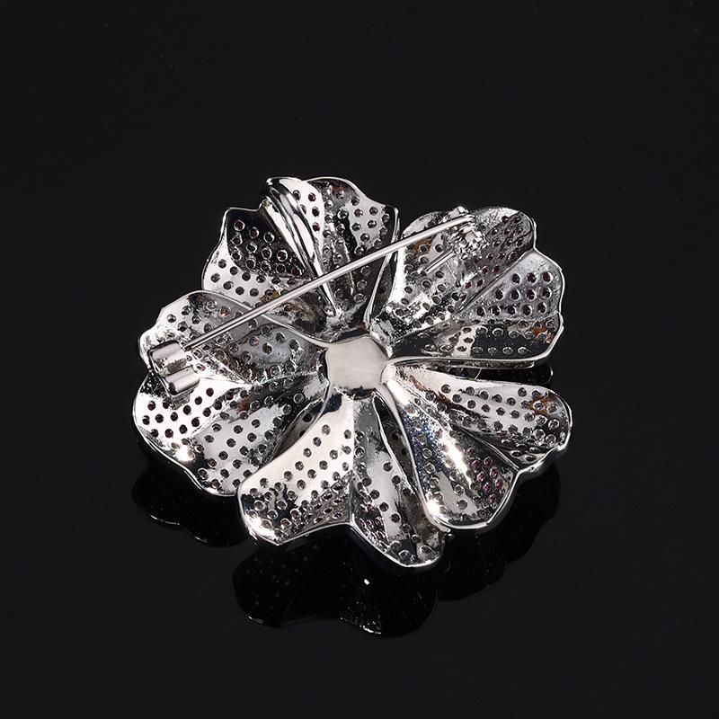 

Gem Brooch Necklace One Or Two-Purpose Clothing Accessories Suit Cheongsam Sweater Corsage Anti-Light Brooch Women
