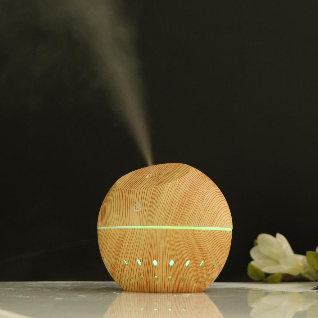 Creative Mini USB-Charged Portable Humidifier for Home, Bedroom, Desktop, or Car.