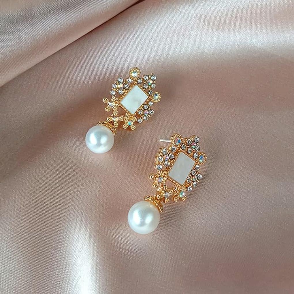 

Silver Needle Earrings, Chain, Daily Flower Diamond, Marble gold