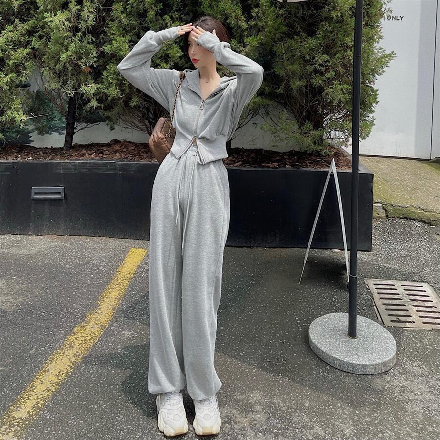 Chic Early Autumn Women's Hooded Sweatshirt and Pants Set #867: Trendy Casual Sportswear Two-Piece Suit