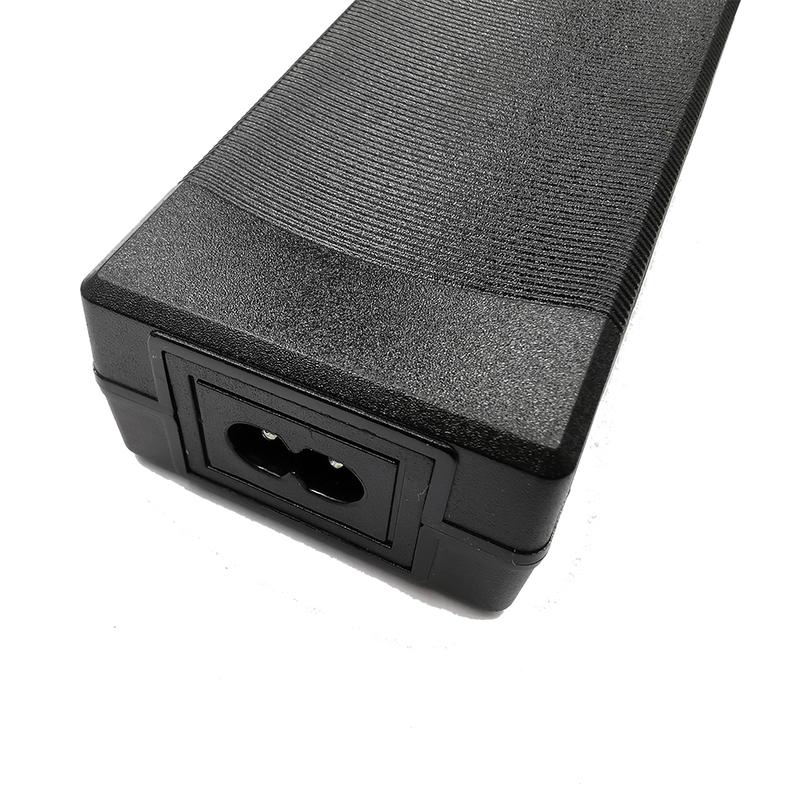 16,8V 14,4V 3A 16,8V 3A Lithium-Li-Ionen-Akkuladegerät für 4S 14,4V 14,8V Lithium-Li-Ionen-Polymer-Akkupack gute Qualität