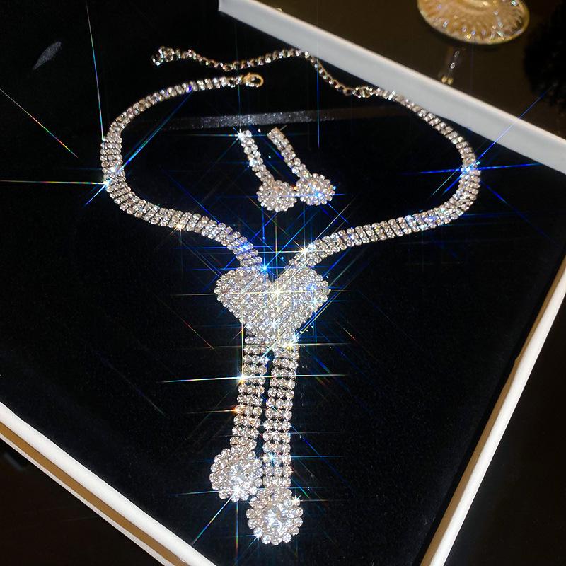 European & American Luxury Zircon Jewelry Set: Retro Clavicle Chain Necklace, Versatile Fashion Accessory