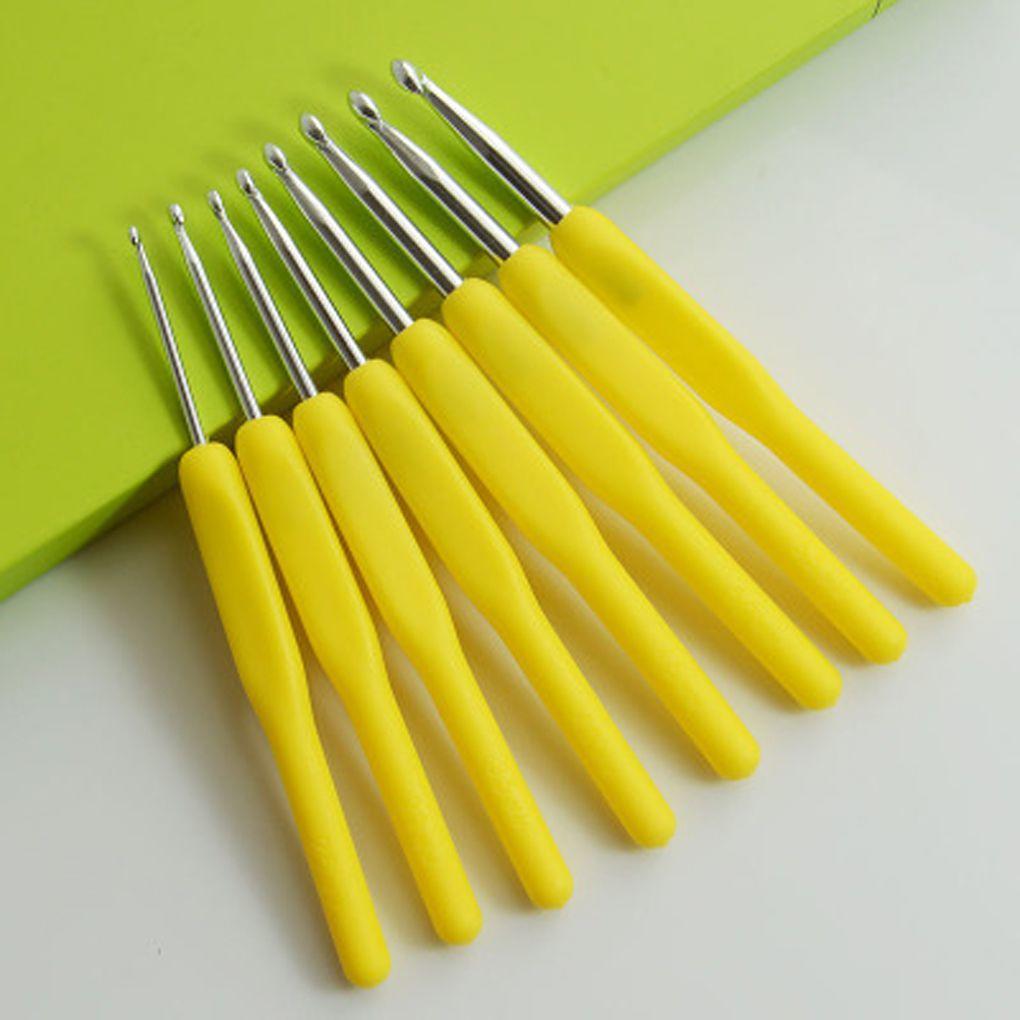 Hot! 8PCS/Set Colorful Soft Plastic Handle Aluminum Crochet Hooks Knitting Needles Set 2.5-6mm Crochet Weave Sewing Needles Tool