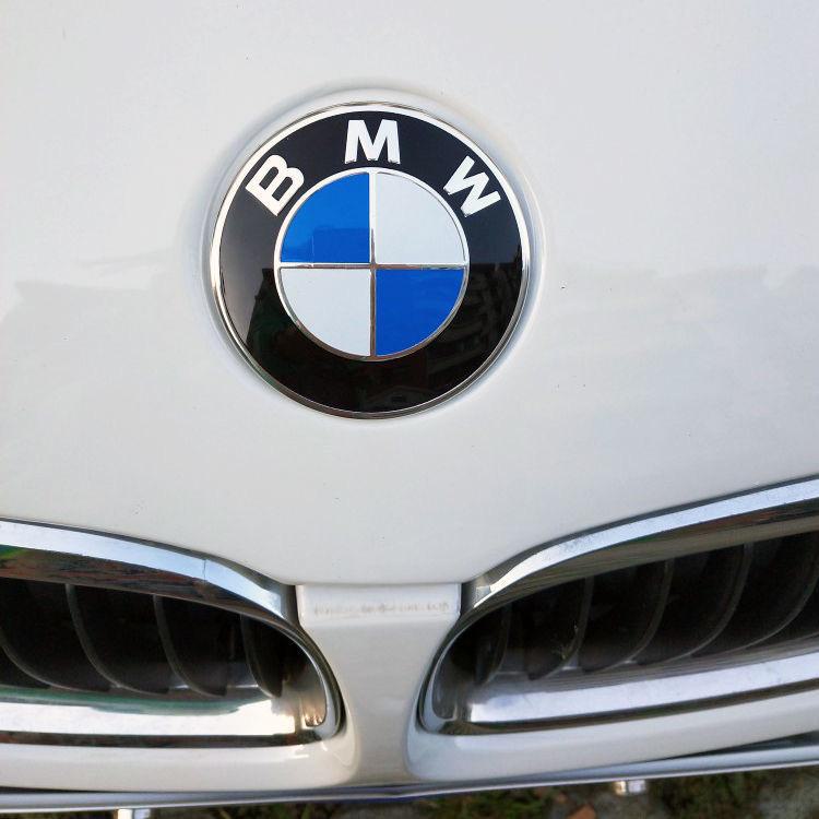 Sada log BMW 82mm/74mm na přední a zadní část kapoty a kufru