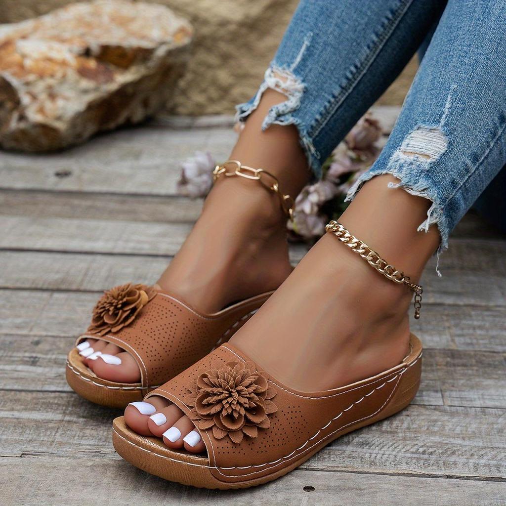 Elegante Damen-Schlupfsandalen in Weiß mit floralem Akzent - Offene Zehenpartie, einfaches Anziehen für bequemes Sommer-Tragen, Riemchensandalen