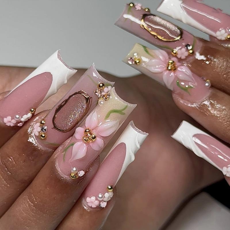 Foreign trade Europe and the United States 3D three-dimensional flower wearing nail art fake nail rectangular French white wearing nail piece