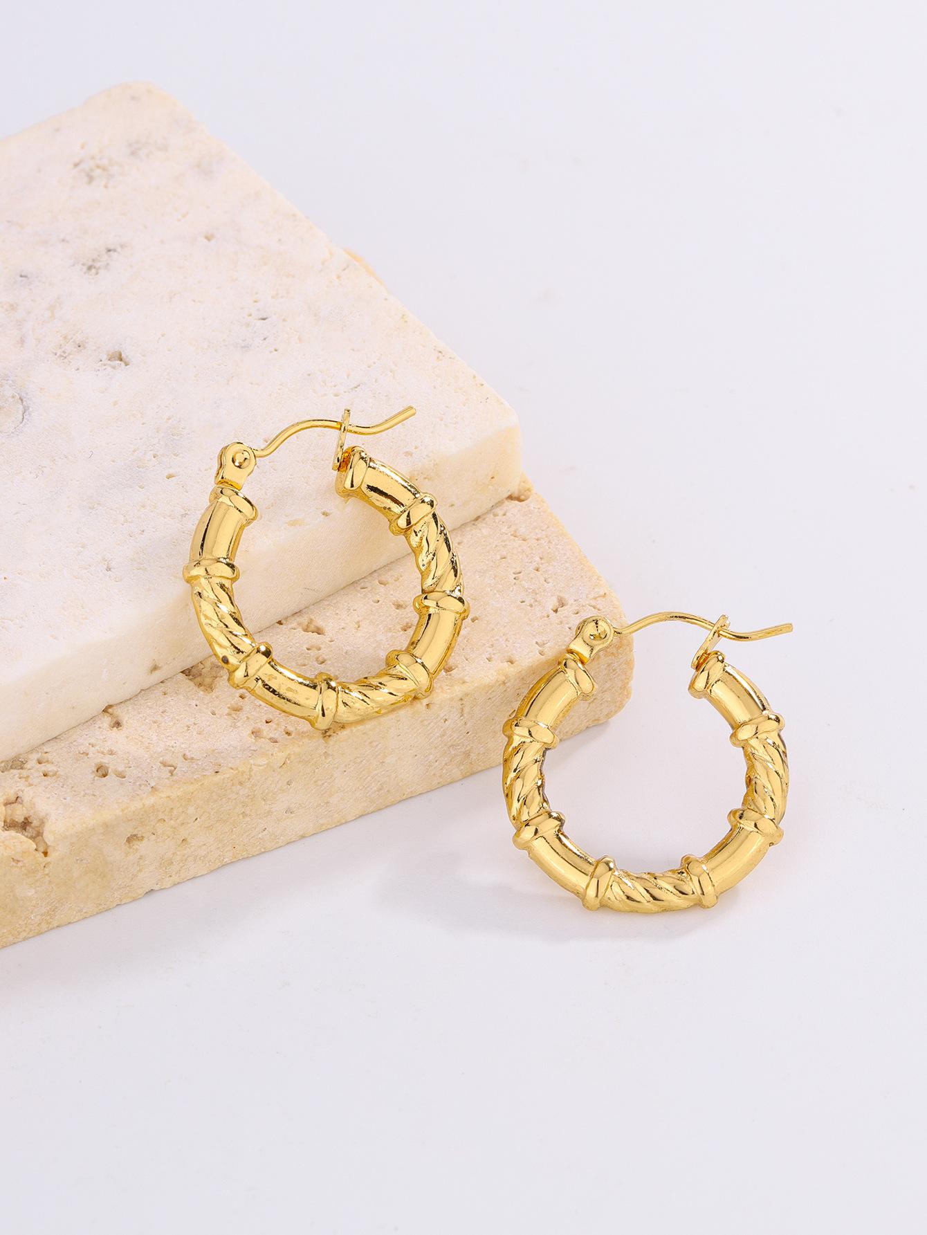 

Европейские и американские высококачественные серьги-большие кольца с покрытием 11K золотом, персонализированные серьги-закрутка из проволоки, серьги нелегко выцветают