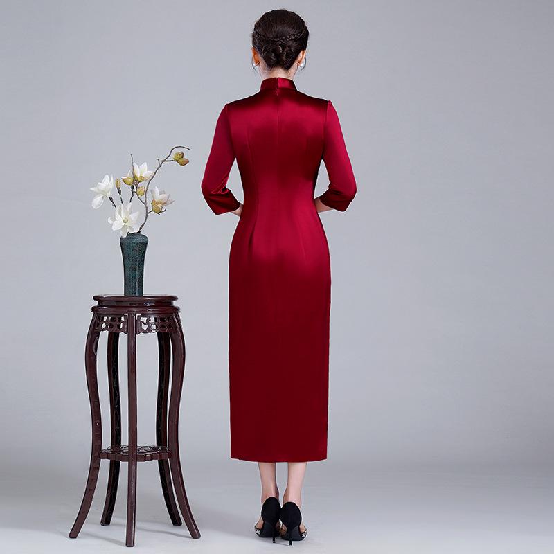 Elegant Spring Acetate Satin Embroidered Cheongsam for Mothers - New Chinese Wedding Style Dress