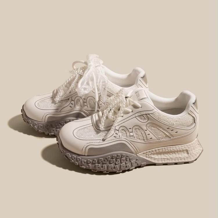 Retro round head niche lace splicing pearl buckle thick sole heightening German training shoes women's new versatile casual Forrest Gump shoes