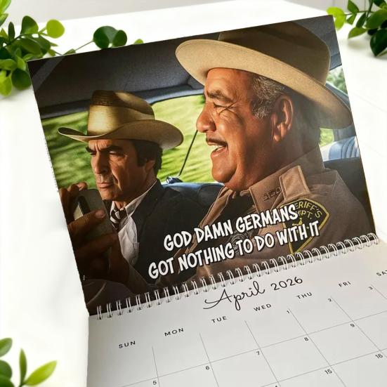 Šerif Buford 2026 Stolní kalendář Téma Smokey & Bandit Vintage Filmové Umění s Měsíčními Rozvrženími Vtipný Nostalgický Stolní Kalendář Kancelářská Dekorace Dárek