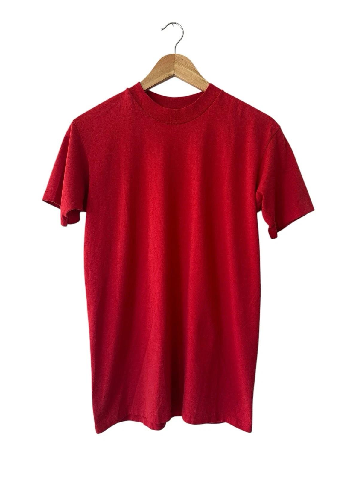 

Vintage Men’s Wigsby T Shirt Size Medium Red L