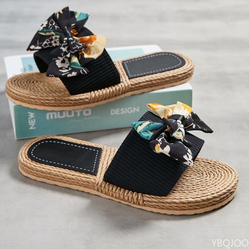 2026 new style versatile Flower Flat Heel Flip Flops Women Fashionable Non-Slip Wear-Resistant College Vacation Beach Slippers