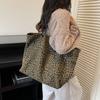 2025 Autumn New Leopard Print Commuter Large Capacity Tote Bag Women's Canvas Bag Retro Niche Design Shoulder Bag