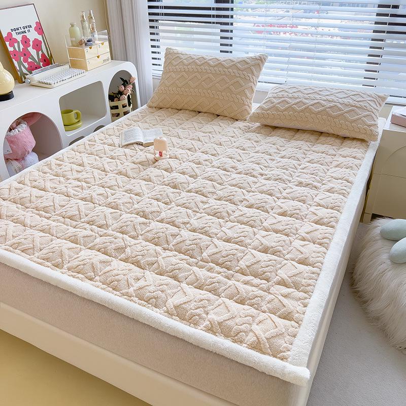 Thick Velvet Fleece Mattress Pad: Warm Coral Fleece Winter Quilt for Dorms and Home