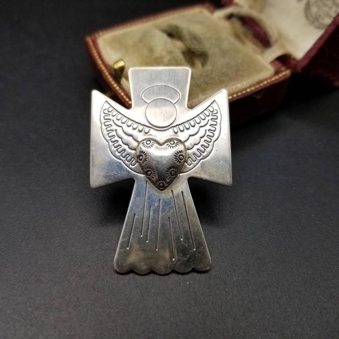 

[ИСПОЛЬЗОВАННЫЙ] Каролин Поллак Relios Angel Stampwork