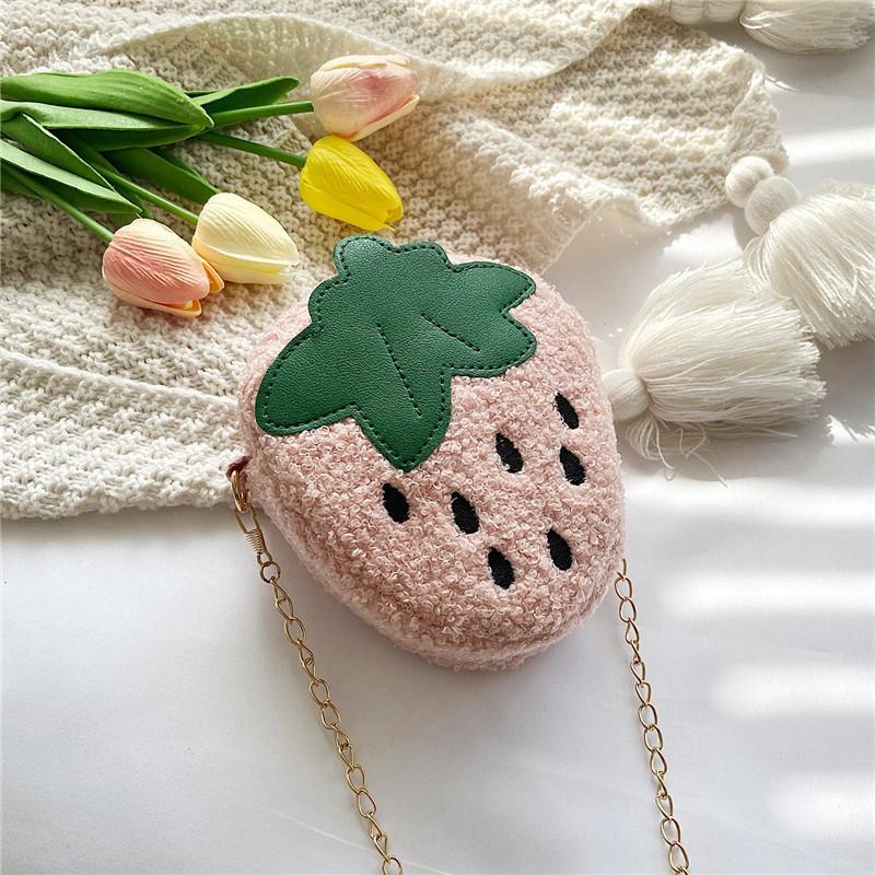 Girls Kindergarten Fashionable Plush Strawberry Chain Bag 2023 Soft Breathable Wearresistant Coin Purse