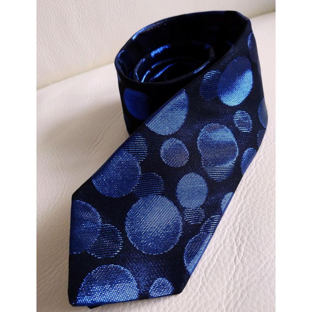 Used Irregular dot woven tie in metallic cobalt blue, using lacquered silk thread
